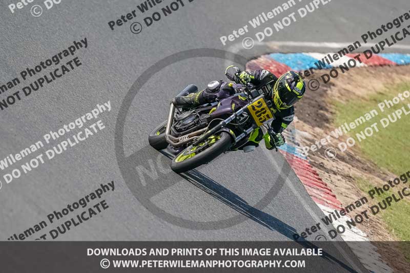 enduro digital images;event digital images;eventdigitalimages;mallory park;mallory park photographs;mallory park trackday;mallory park trackday photographs;no limits trackdays;peter wileman photography;racing digital images;trackday digital images;trackday photos